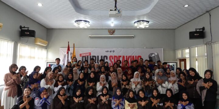 BEM dan HIMAKOMI Universitas PGRI Jombang Gelar Workshop Public Speaking Bertema “Suaramu, Pengaruhmu”