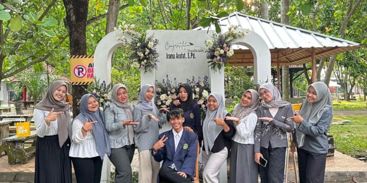 Suasana Ujian Skripsi FKIP Universitas PGRI Jombang Berlangsung Khidmat, Mahasiswa Tunjukkan Kompetensi Akademik